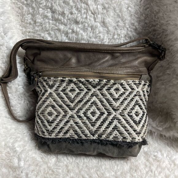 Myra Bag canvas gray and leather taupe shoulder/crossbody bag diamond pattern. - Picture 1 of 12